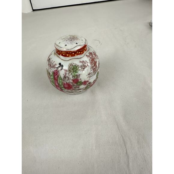 Japanese Antique China Salt and Pepper Shakers Round 1921-1941 - Picture 9 of 10